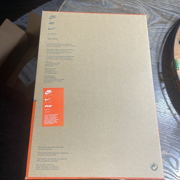 Brand New with box Air Zoom Generation LeBron mens size 9.5 and women’s size 11 - Picture 12 of 17